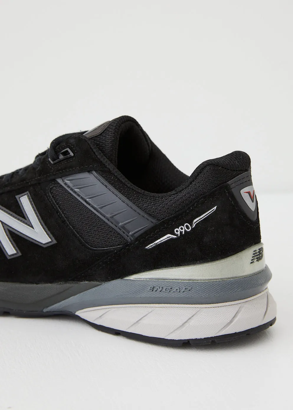 990V5 Sneakers