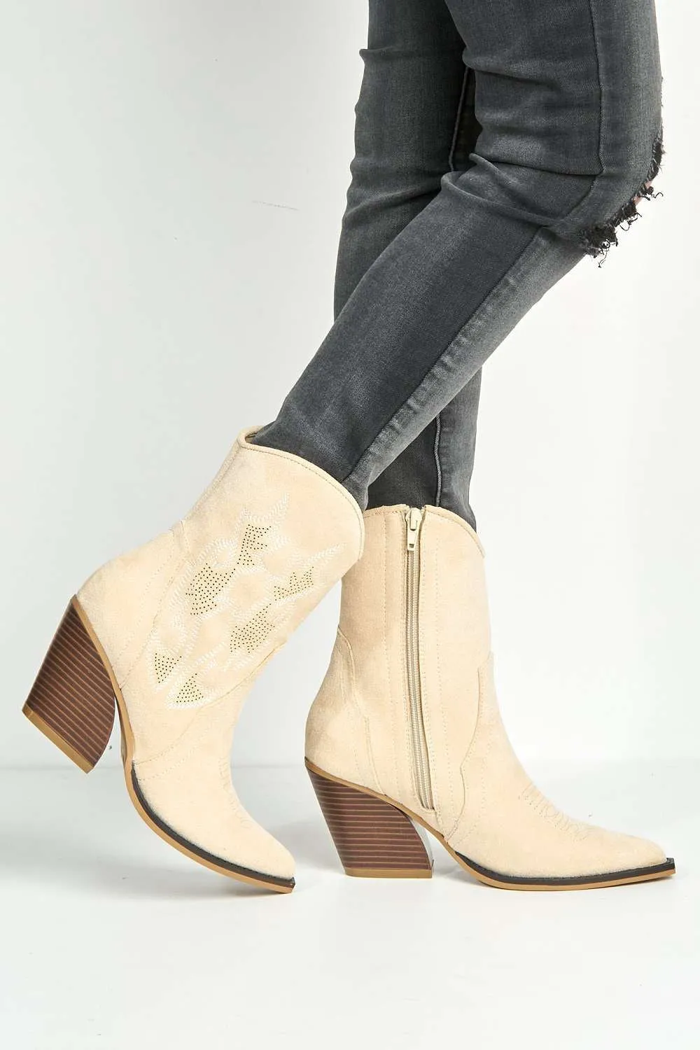 Bromley Detail Western Boots in Beige